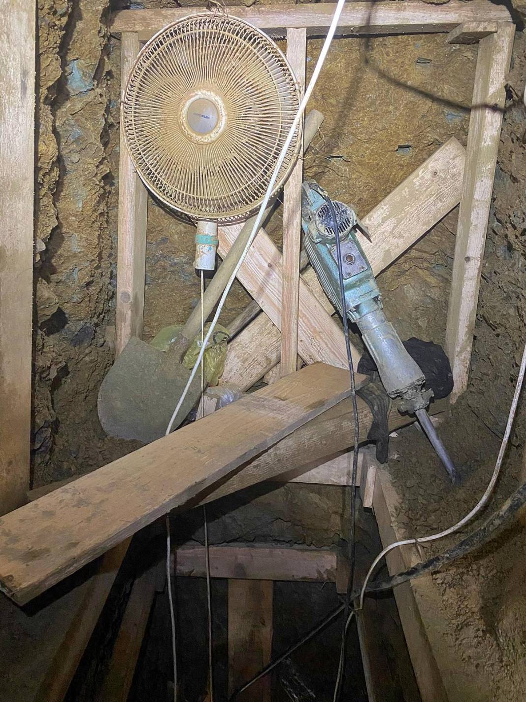 Yerin metrelerce altına kaçak asansör kurdular: Nedeni 'Pes' dedirtti! Suçüstü yakalandılar 3